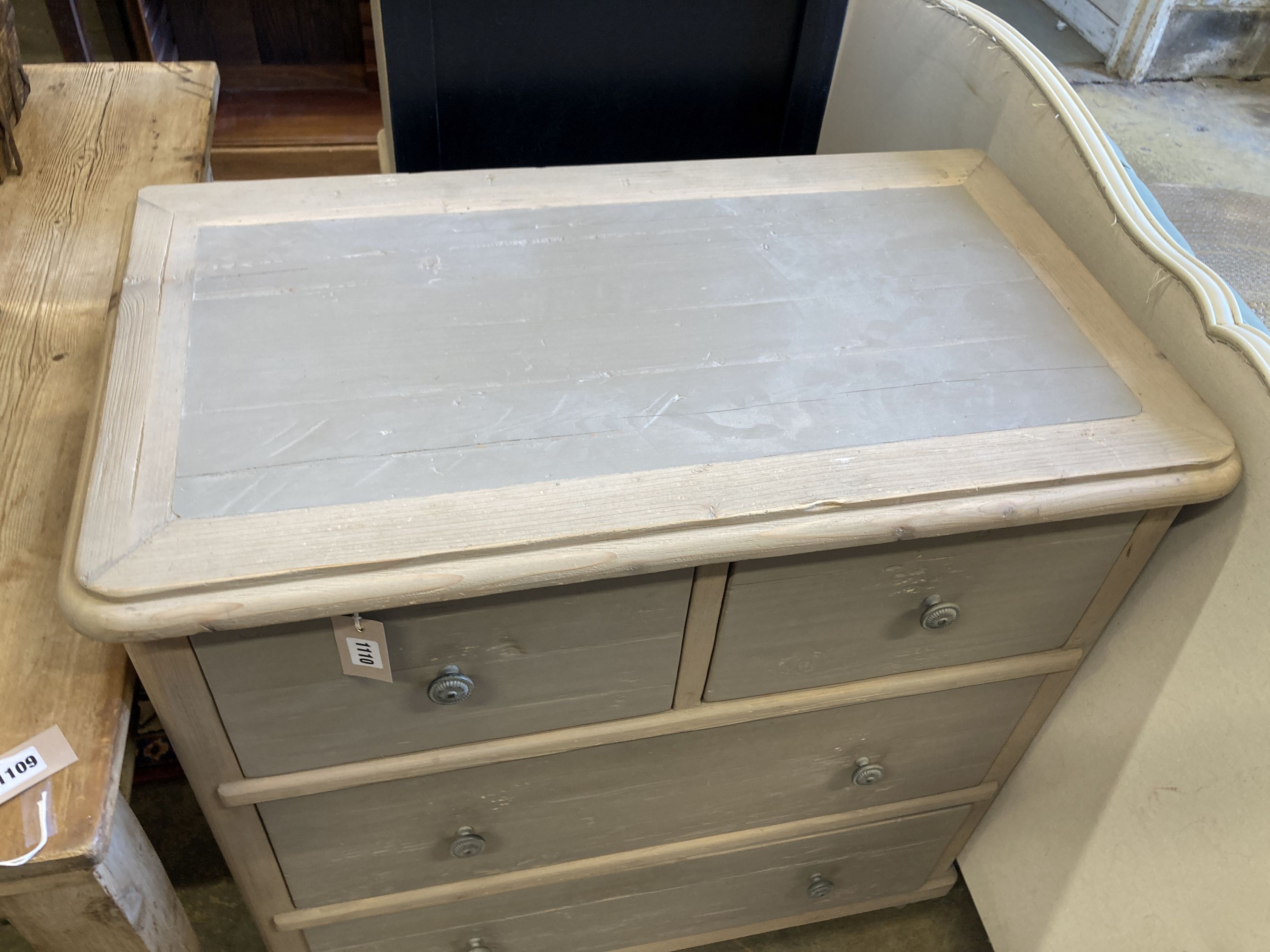 A contemporary 'loaf' furniture painted four drawer chest, width 84cm, depth 48cm, height 88cm